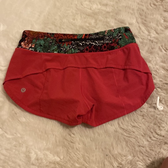 Lululemon Speed Up Short size 2 pink Fuchsia/zen garden multi like new condition - Picture 6 of 13